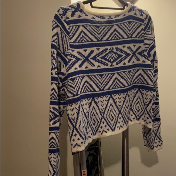 Tobi cropped blue and white sweater - Picture 2 of 3